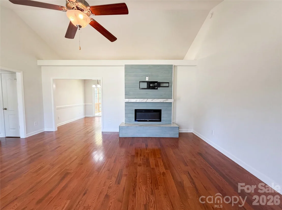 Photo of 307 Rhea Road