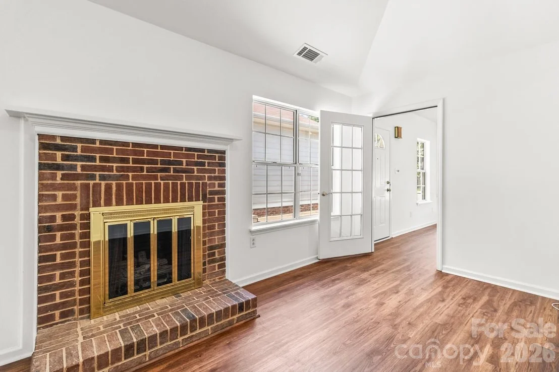 Photo of 739 Oakbluff Circle