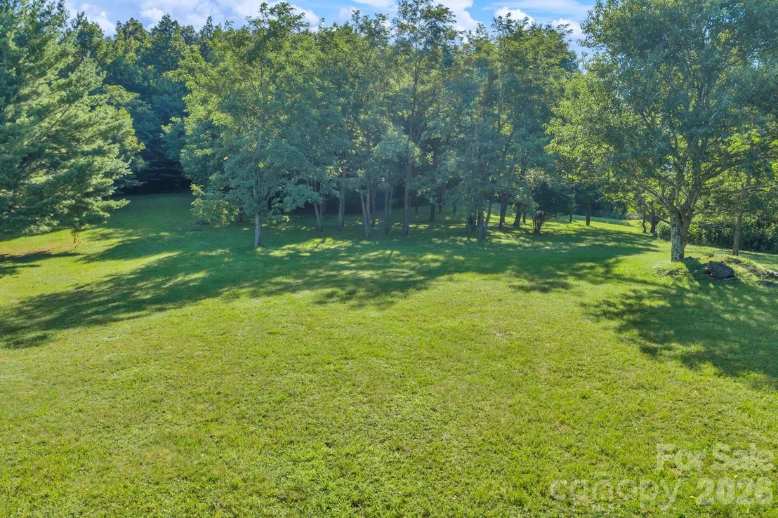 Photo of 525 Schoolhouse Ridge