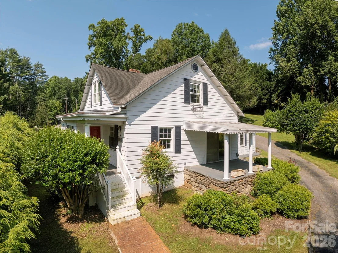 Photo of 34 Lockhart Road