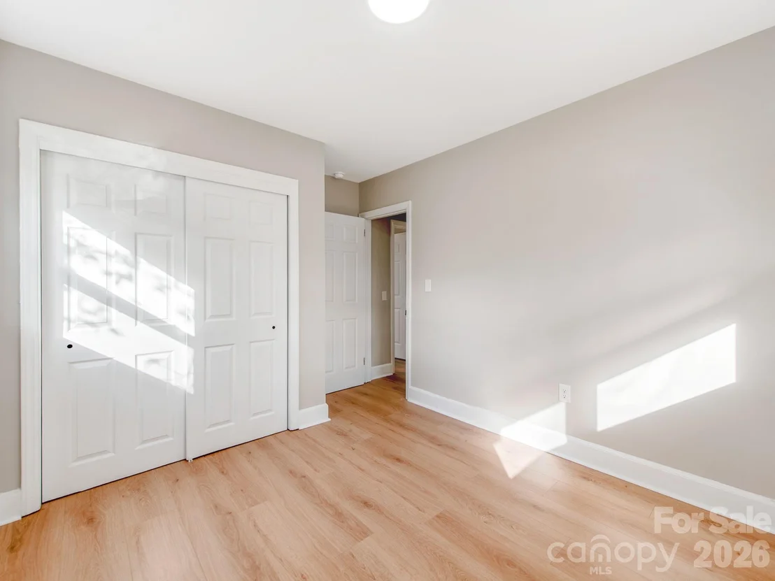 Photo of 2025 Birchcrest Drive