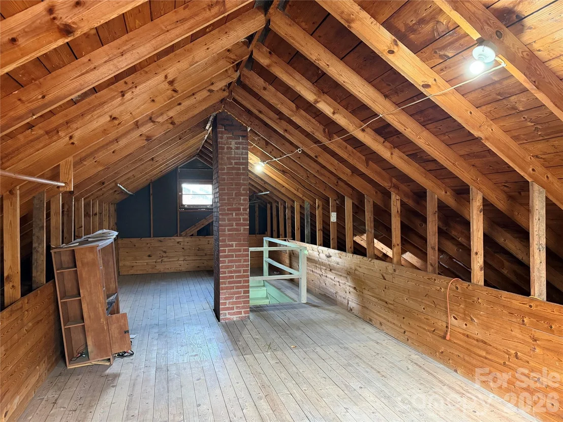 Photo of 1631 Maple Avenue