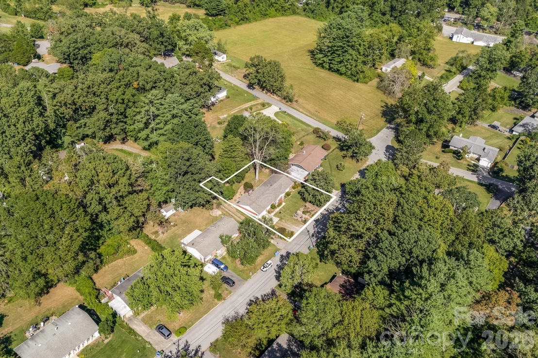 Photo of 5 W Maple Drive