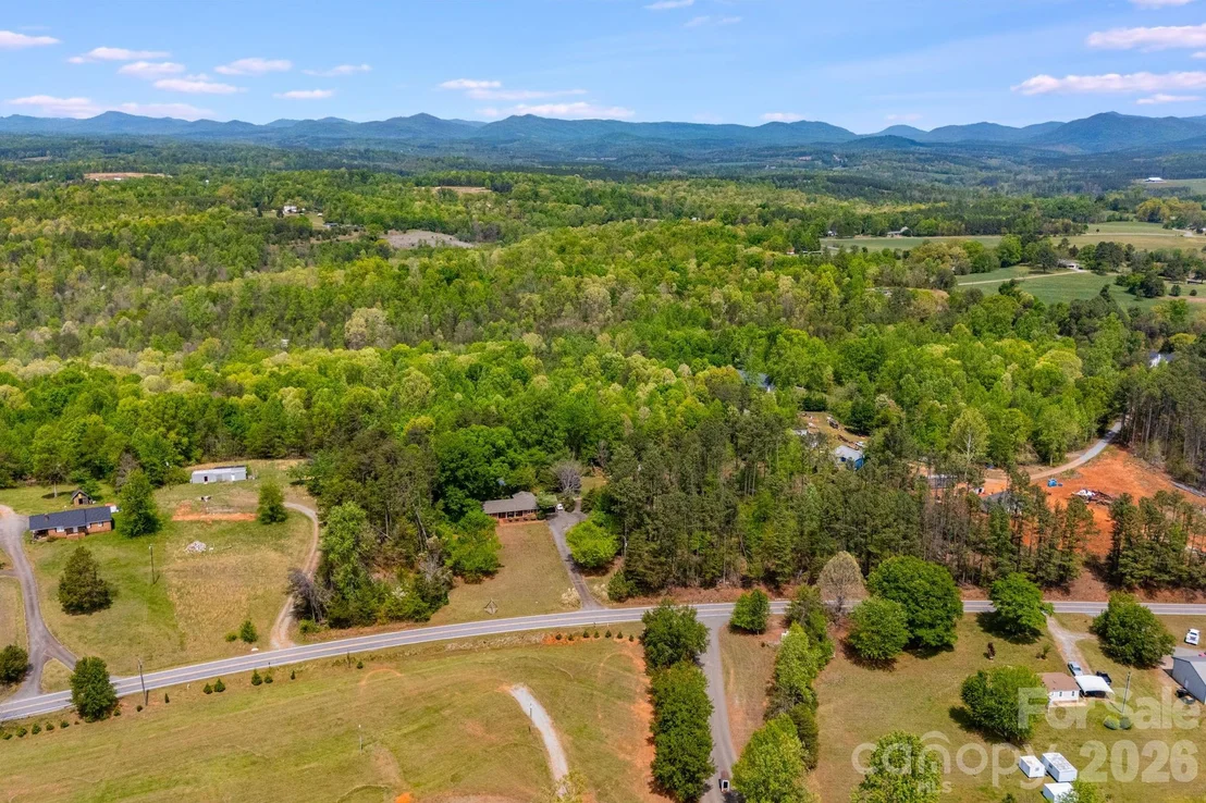Photo of 1737 Whitesides Road