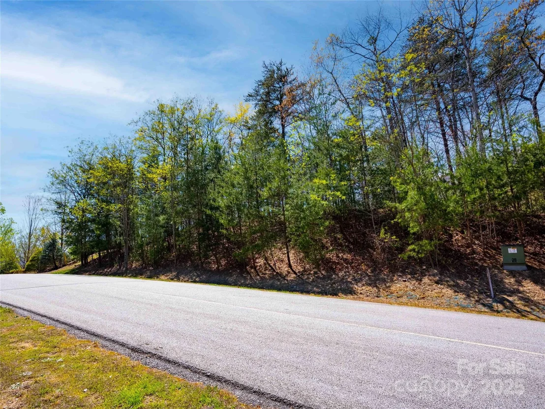 Photo of 107 Deep Gap Road E