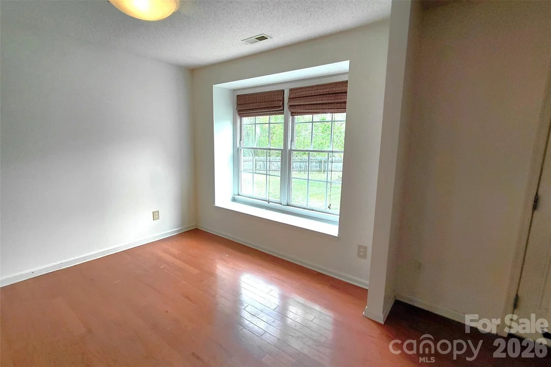 Photo of 1016 Thorncrest Drive