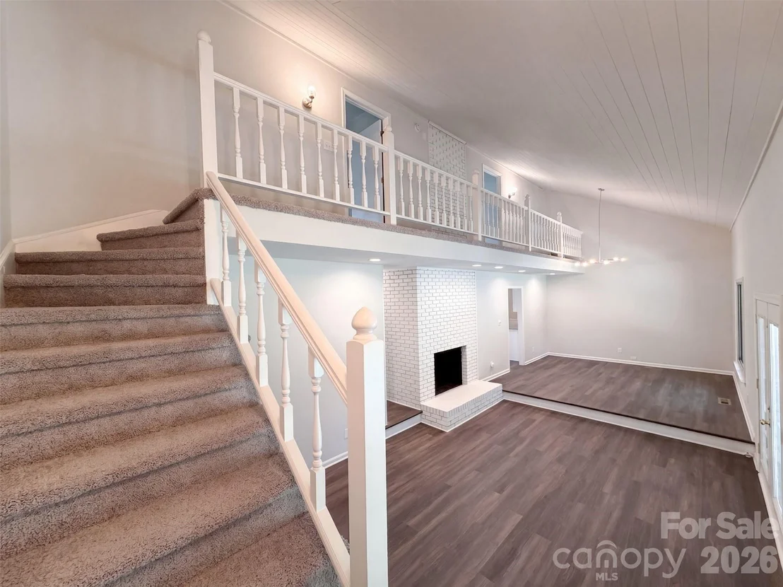 Photo of 121 Goodman Circle NE