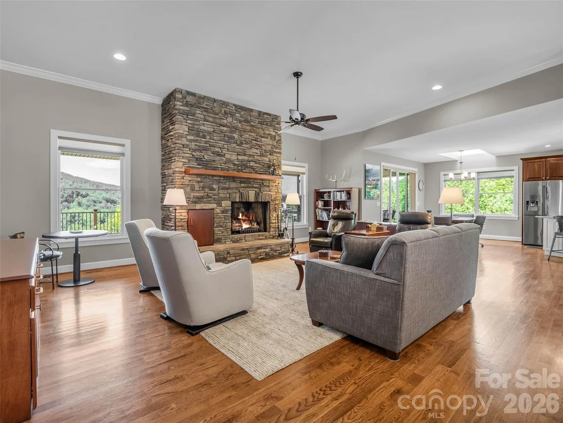 Photo of 930 Big Raven Lane