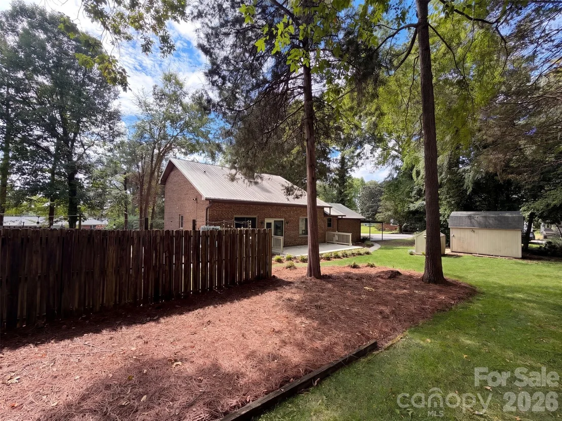 Photo of 121 Goodman Circle NE