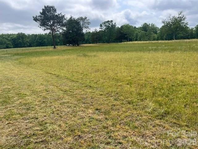 Photo of 304 Floyd Blackwell Road