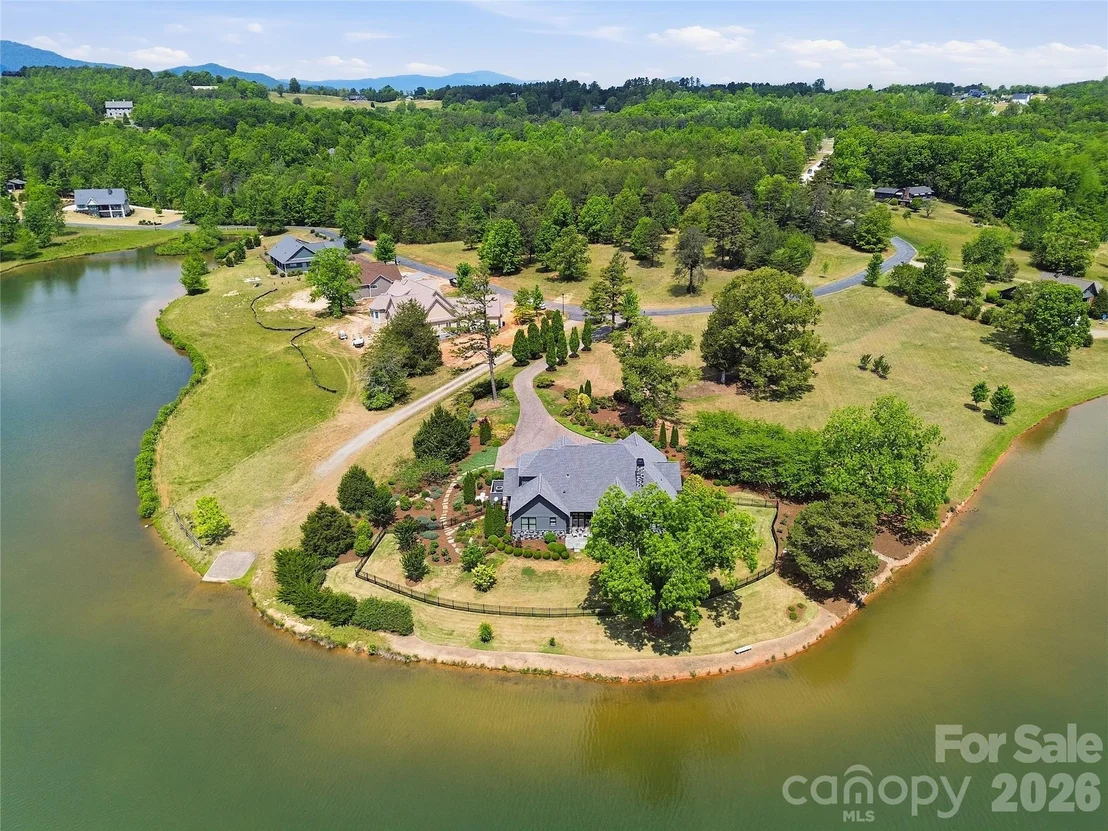 Photo of 984 Mapleton Lane