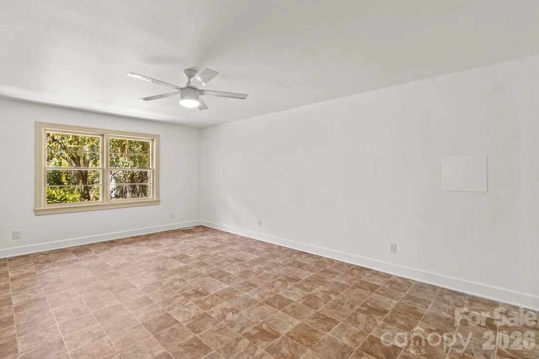 Photo of 875 Bonanza Drive