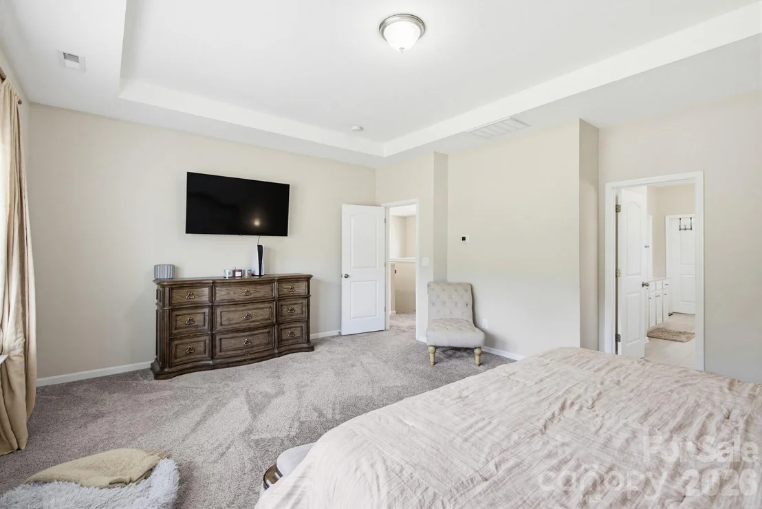 Photo of 840 Oak Manor Drive SE