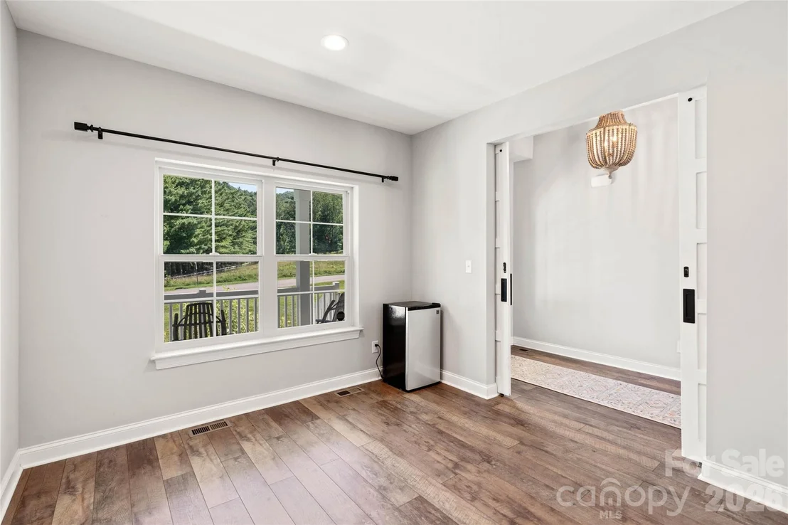 Photo of 394 Kellwood Drive