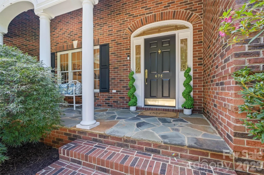 Photo of 675 Heather Drive