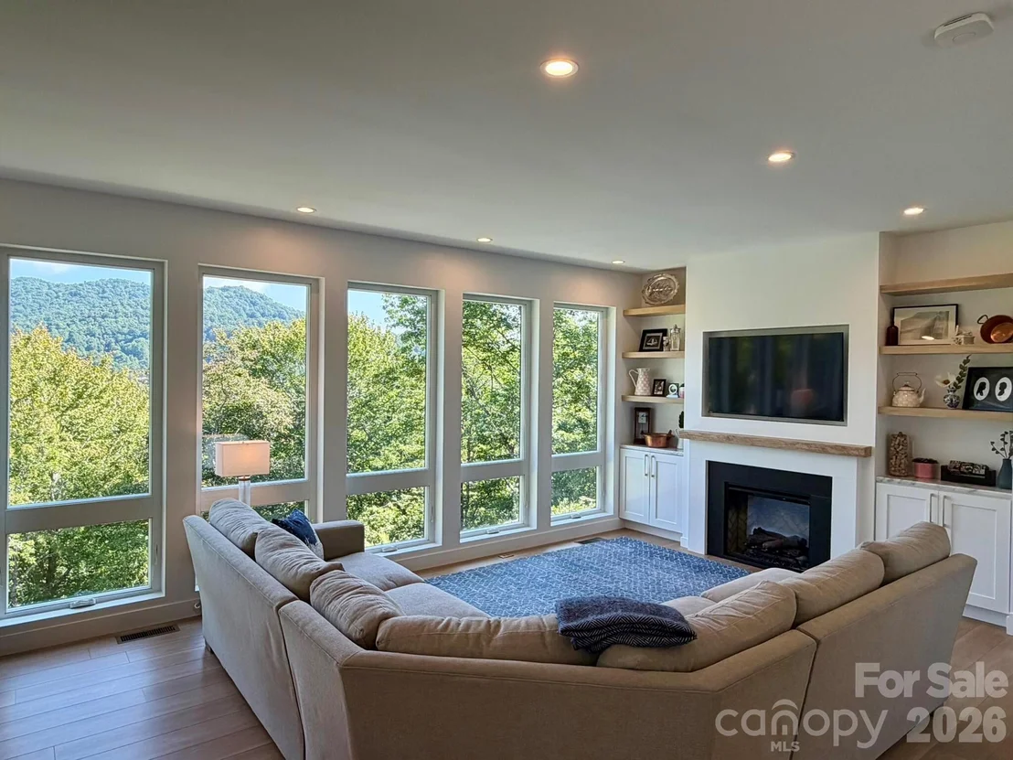Photo of 70 Knobby Lane