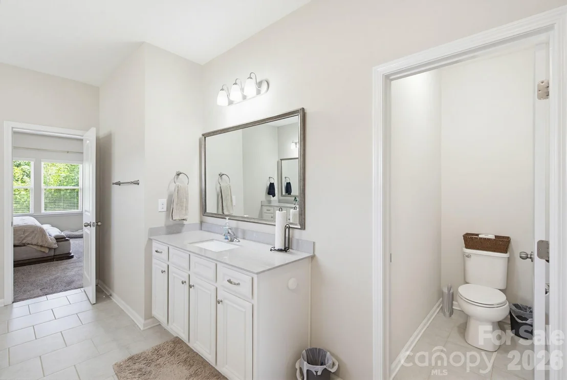 Photo of 840 Oak Manor Drive SE