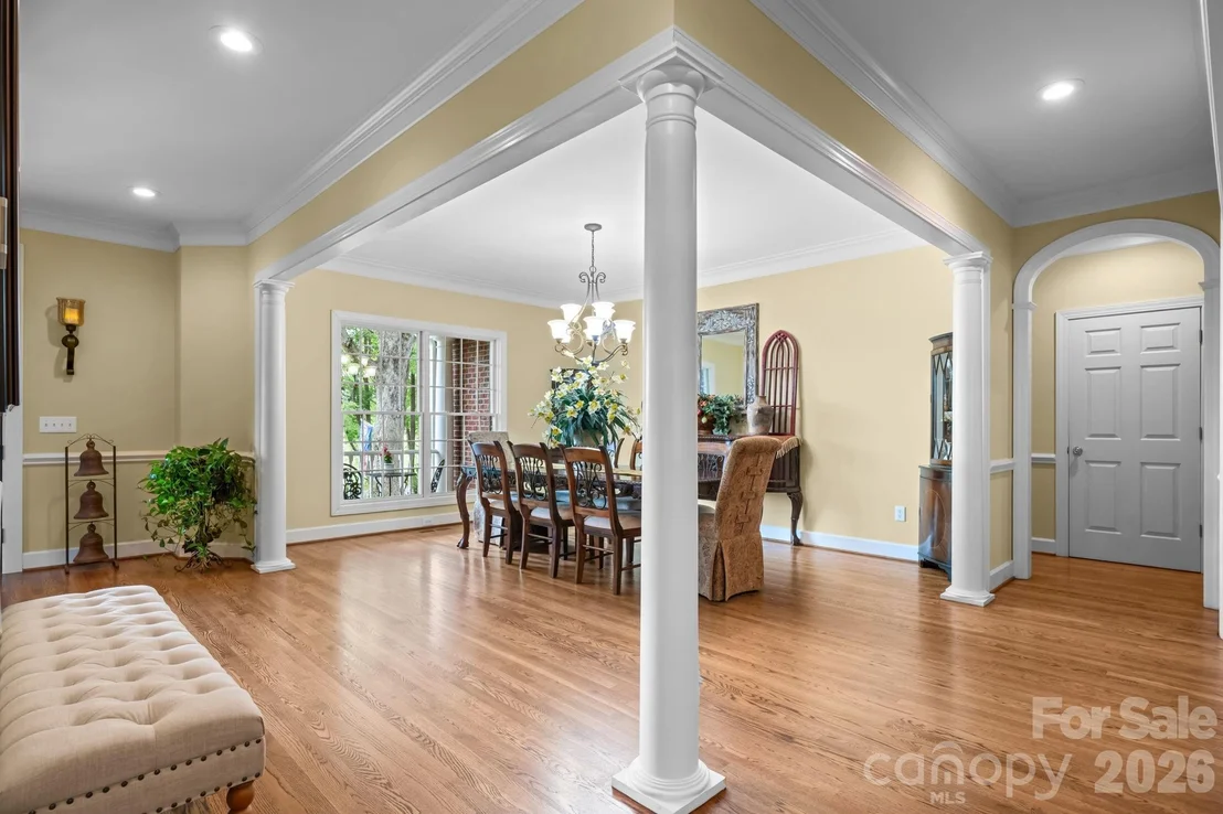 Photo of 3740 Pinecrest Drive NE