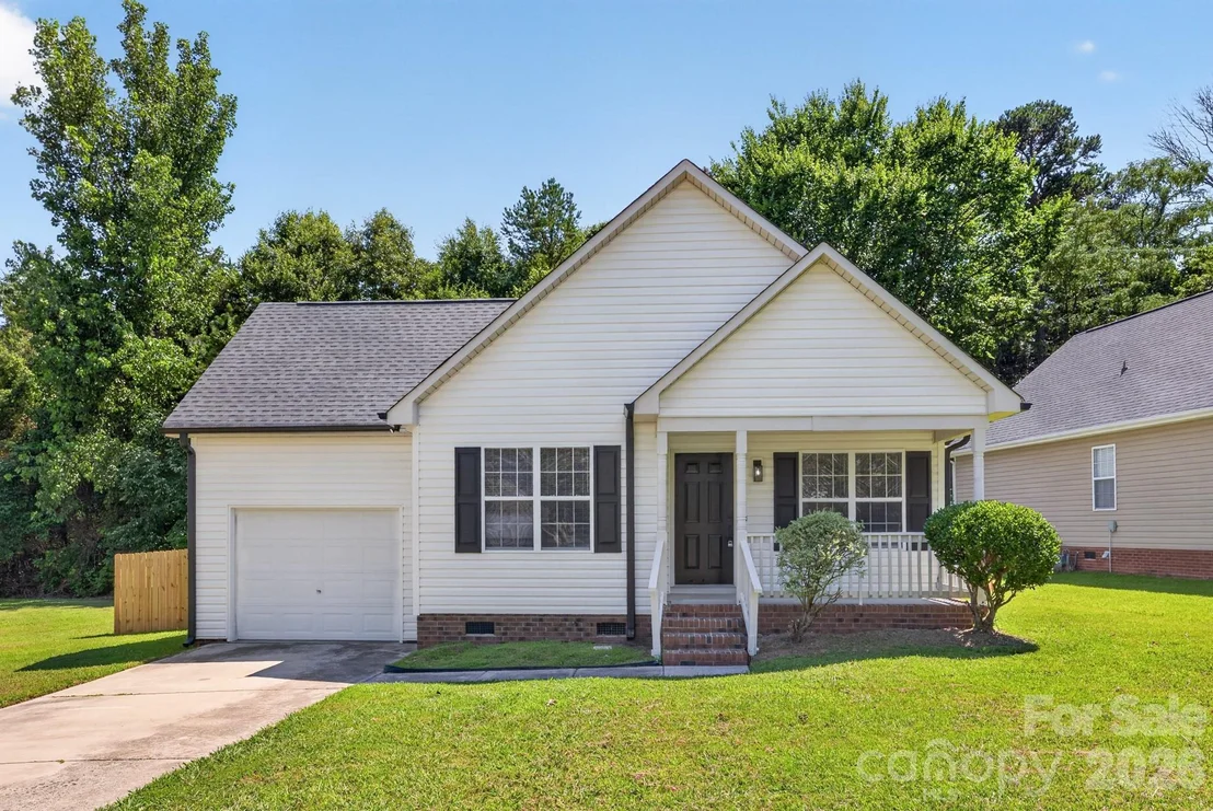 Photo of 1001 Loch Lomond Circle