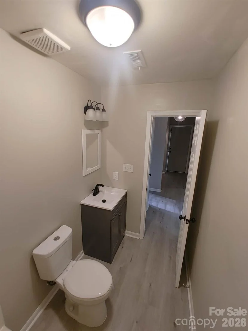 Photo of 702 Harmon Road