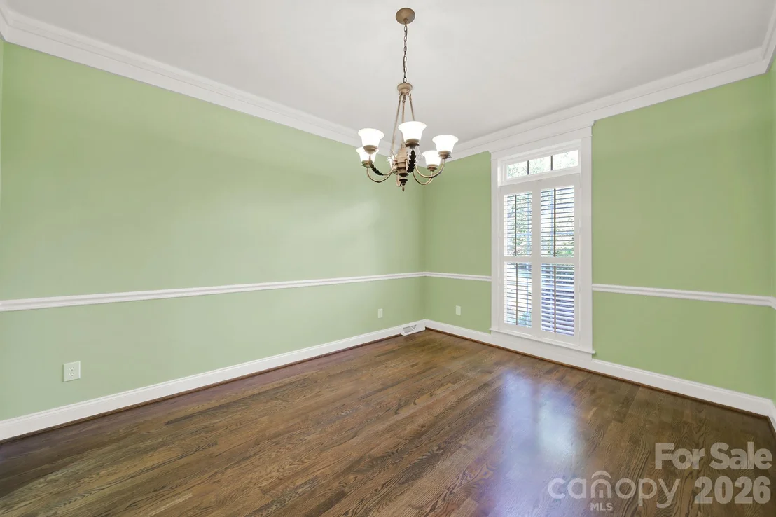 Photo of 1512 Calvin Hal Road
