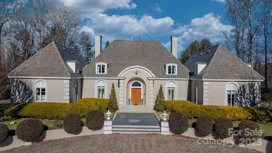 Photo of 135 Claron Place SE