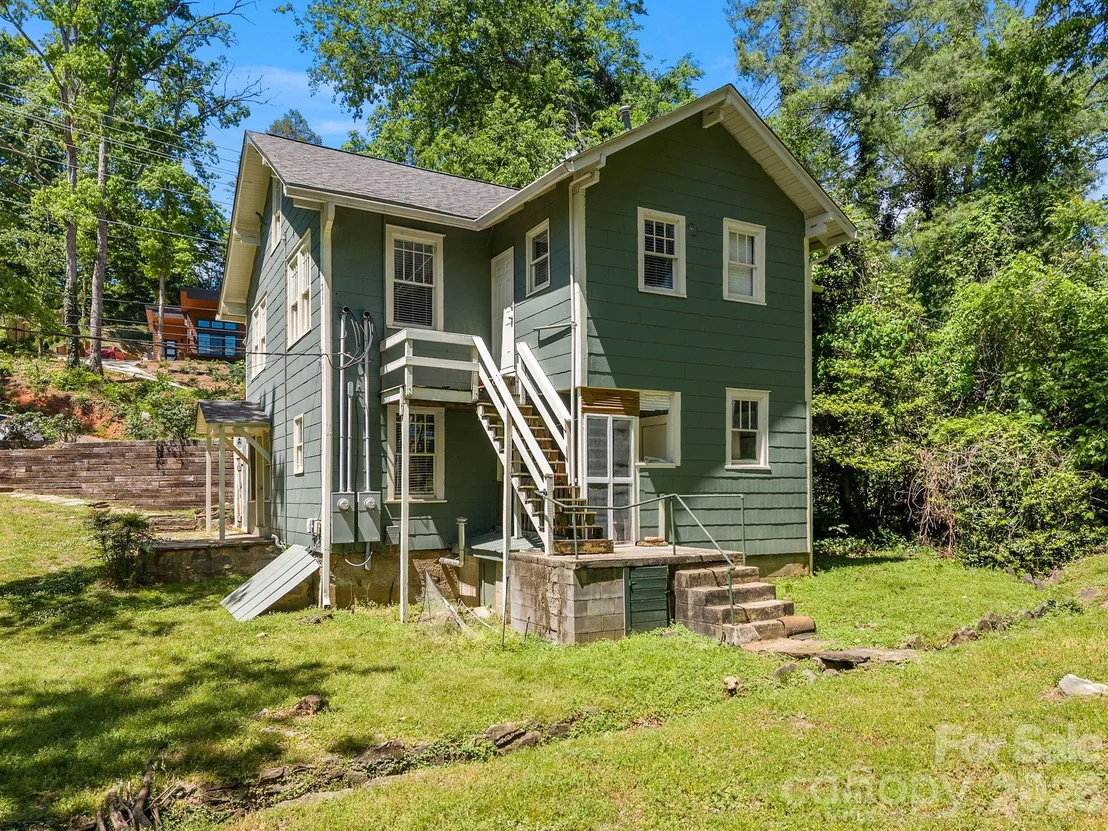 Photo of 110 Grady Avenue