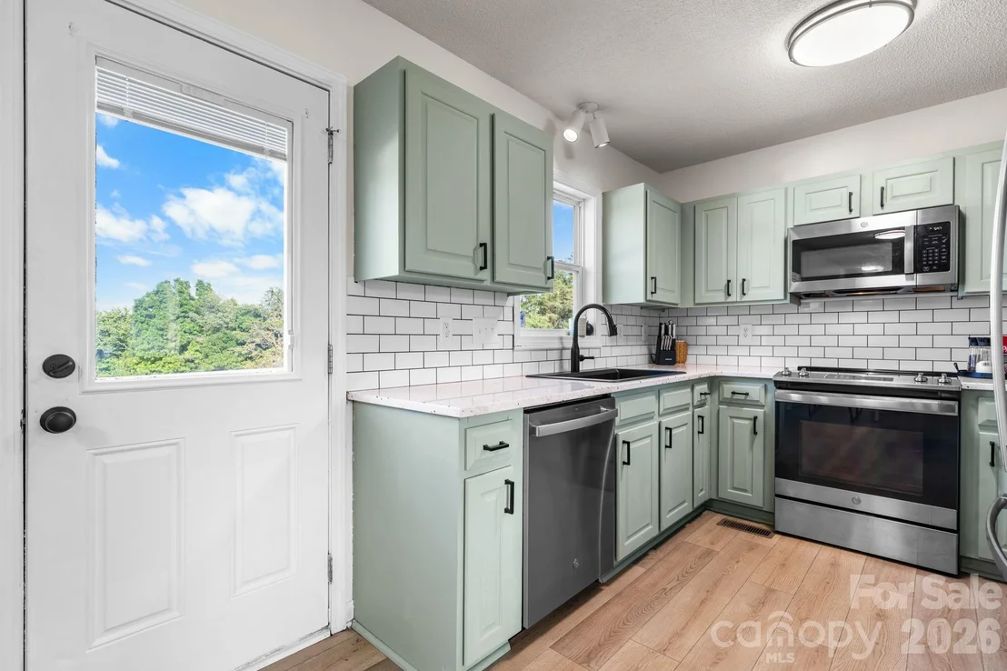 Photo of 5068 Tonys Way