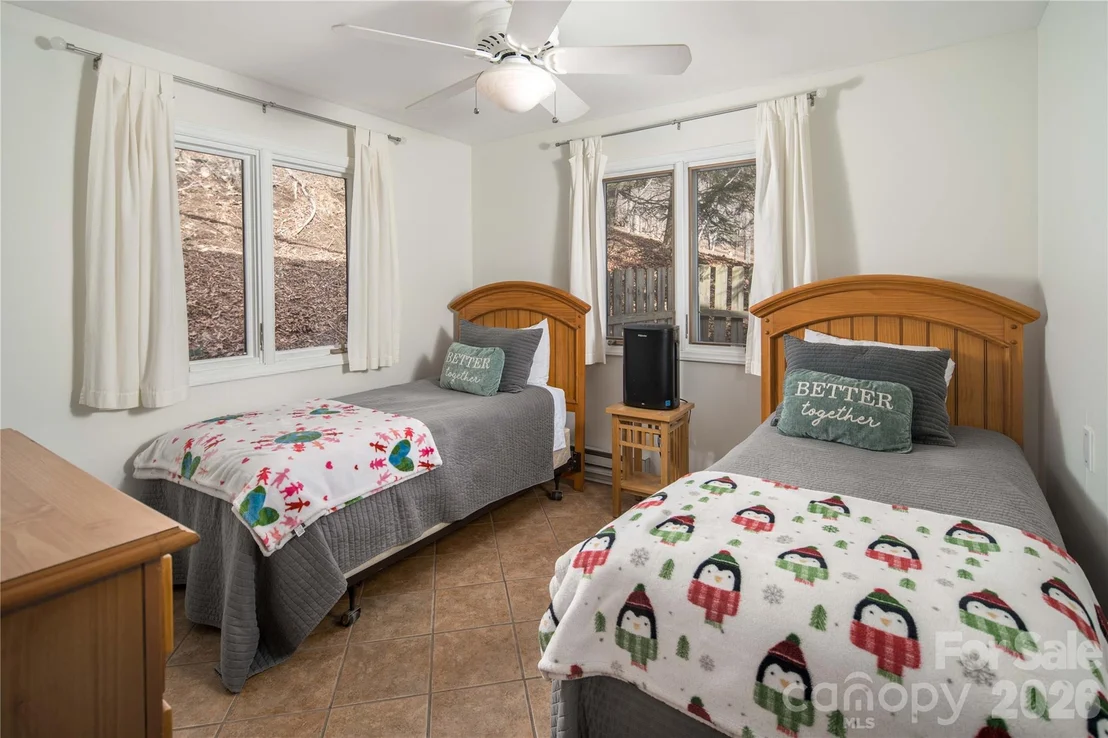 Photo of 1628 Skyland Drive
