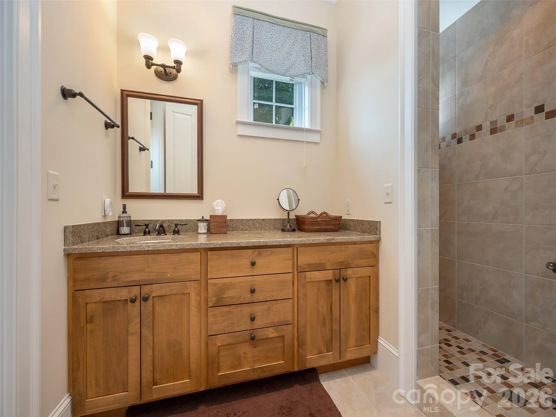 Photo of 565 Chestertown Drive