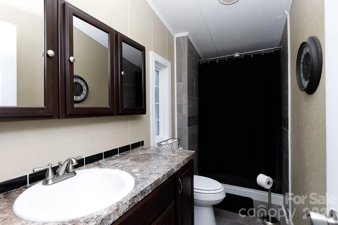 Photo of 652 Sutton Spring Road