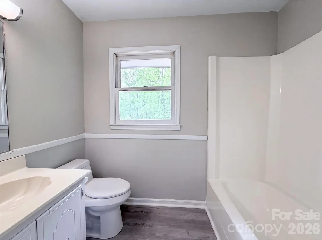 Photo of 706 Crescent Drive