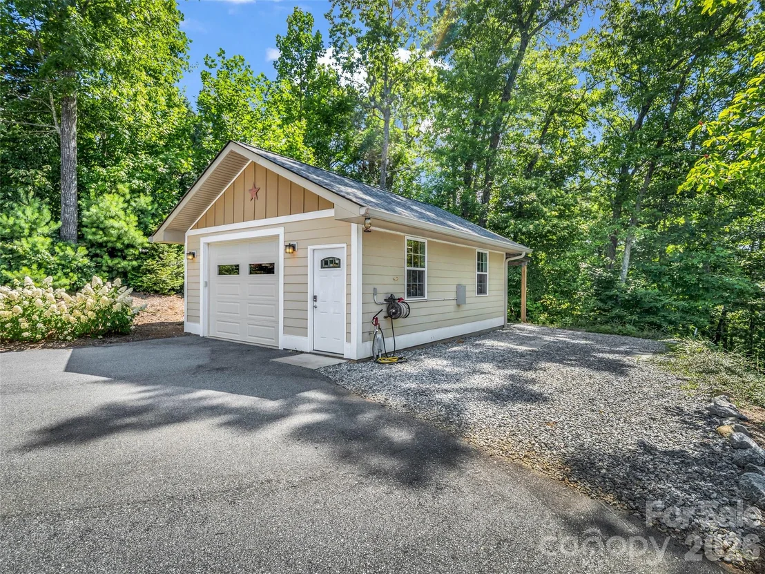 Photo of 930 Big Raven Lane