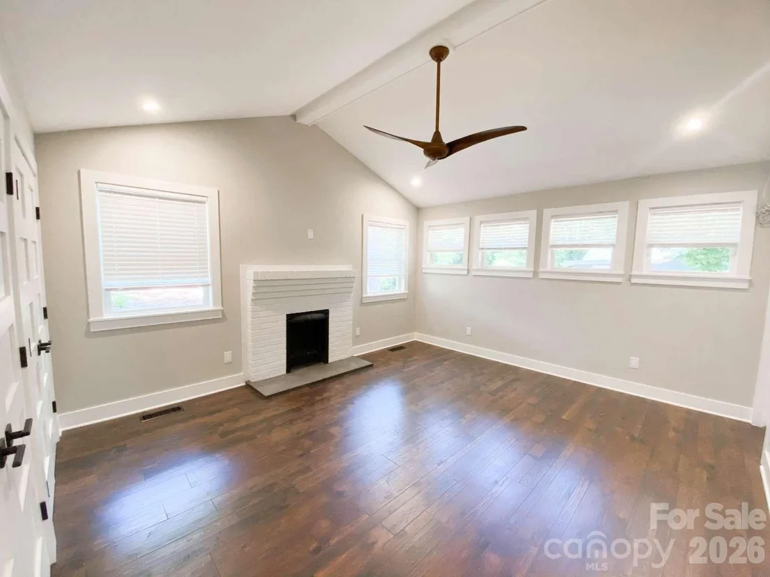 Photo of 141 Carnegie Road
