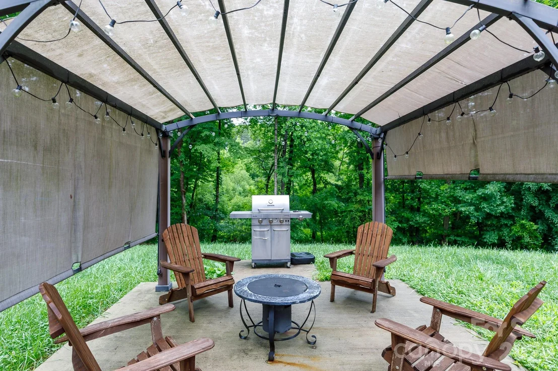 Photo of 652 Sutton Spring Road