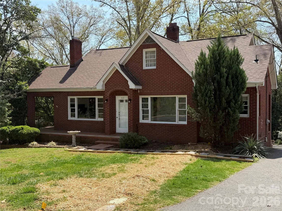 Photo of 1631 Maple Avenue