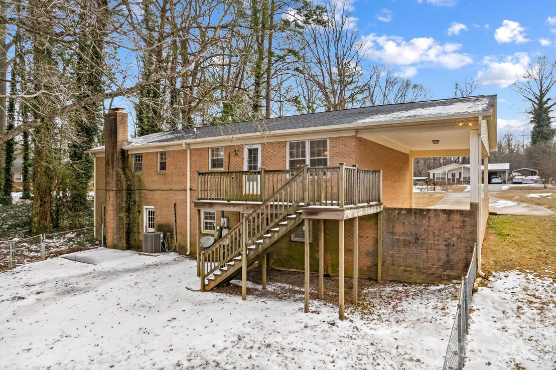 Photo of 535 Log Barn Road