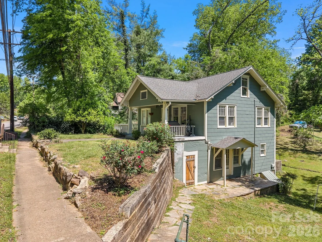 Photo of 110 Grady Avenue