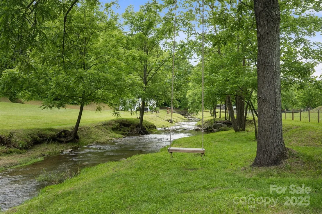 Photo of 942 Paint Fork Road