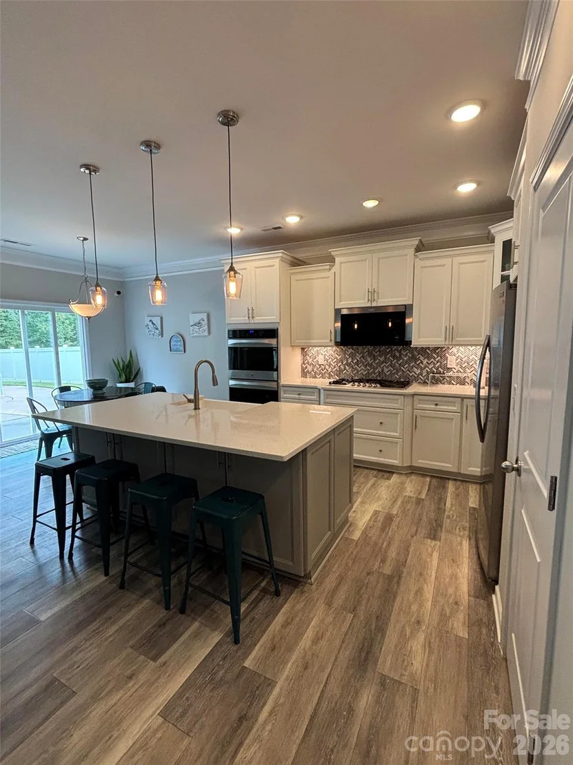 Photo of 5057 Devonshire Road