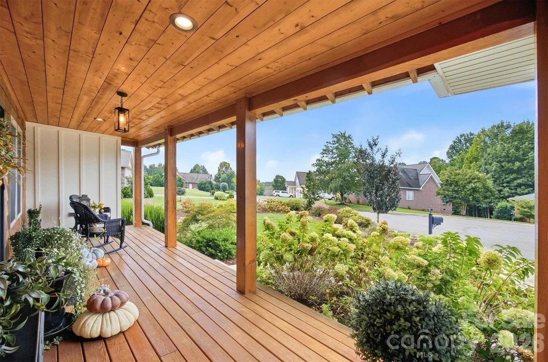 Photo of 124 Beechmont Drive