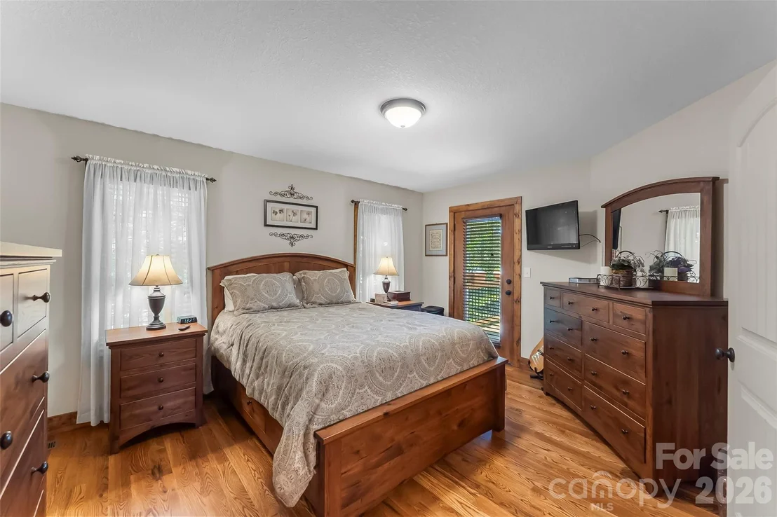 Photo of 590 Larkhaven Drive