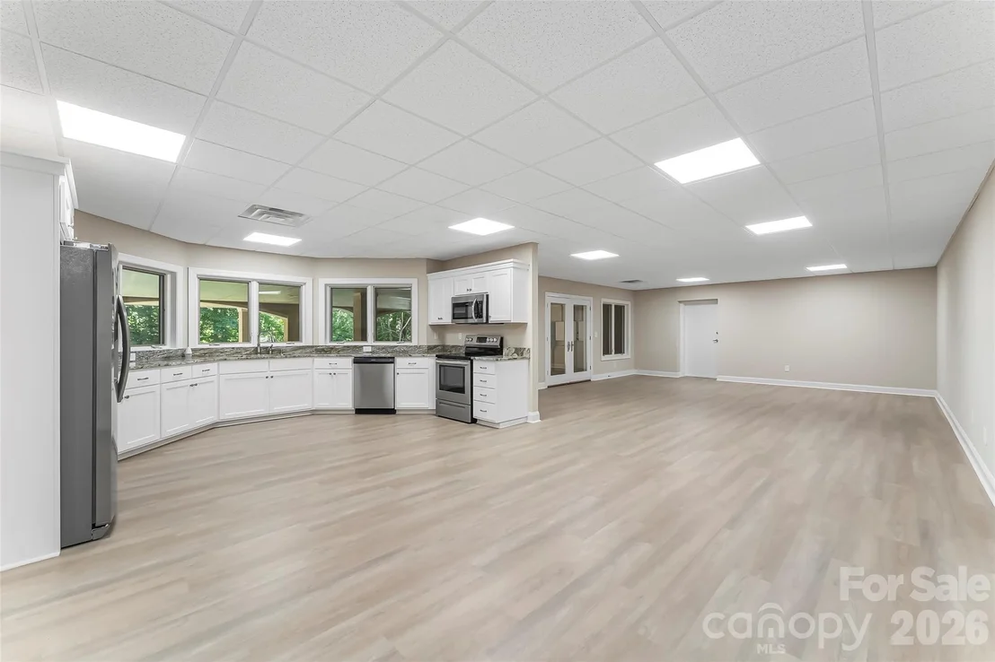 Photo of 1090 Pearidge Road