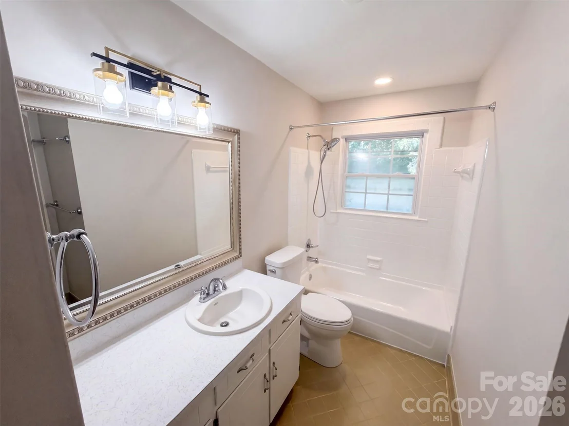 Photo of 1030 Mclaughlin Drive