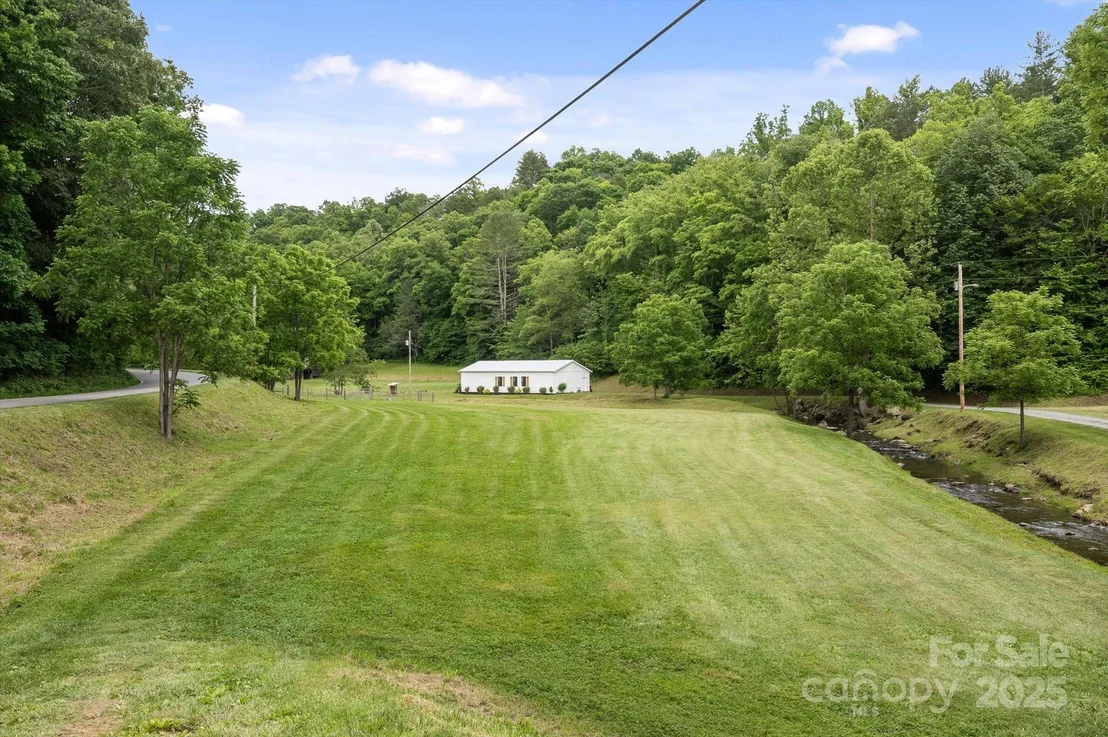 Photo of 942 Paint Fork Road