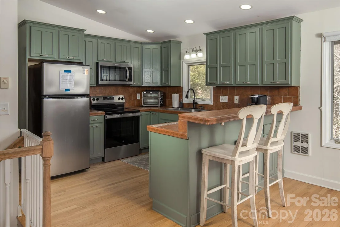 Photo of 1628 Skyland Drive