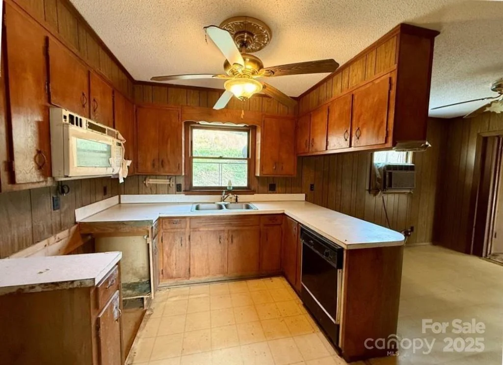 Photo of 365 Ollis Road