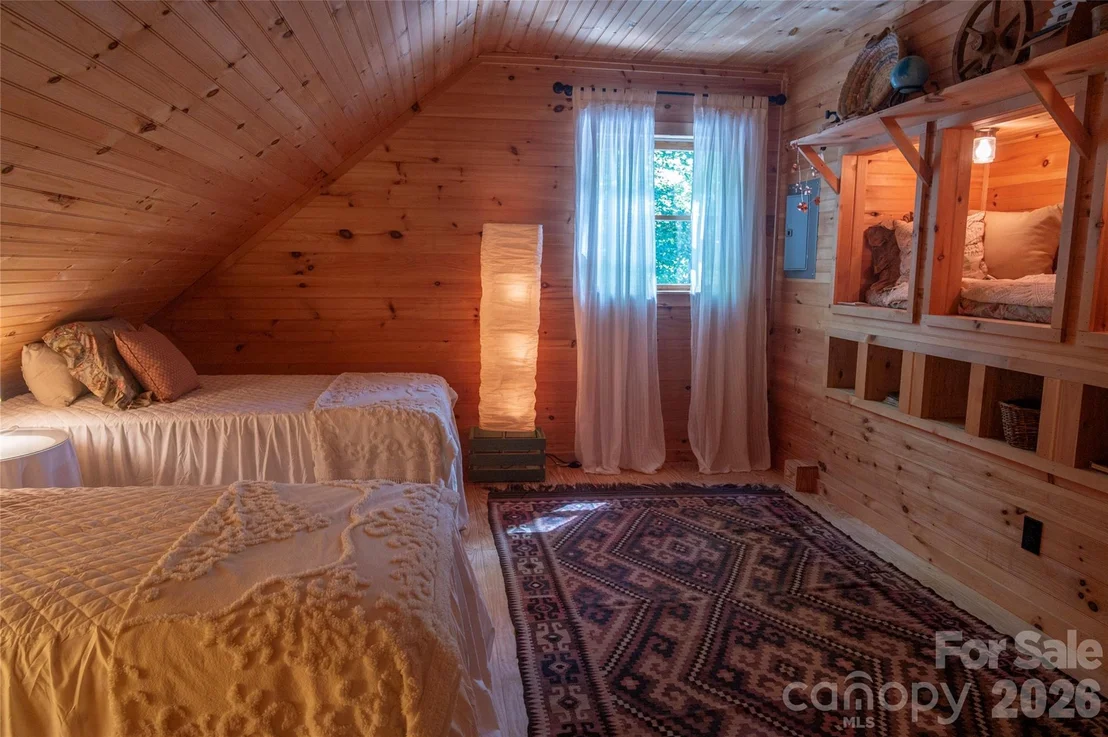 Photo of 2218 Mountain Page Road
