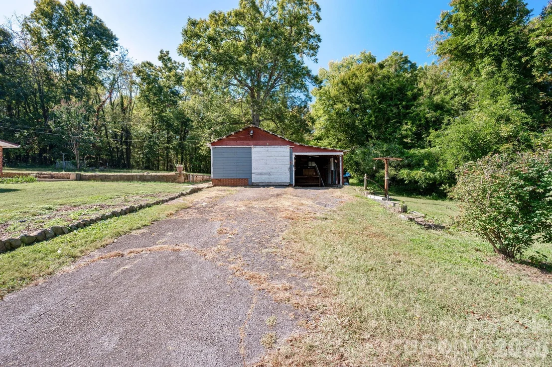 Photo of 2401 NC 181 Highway