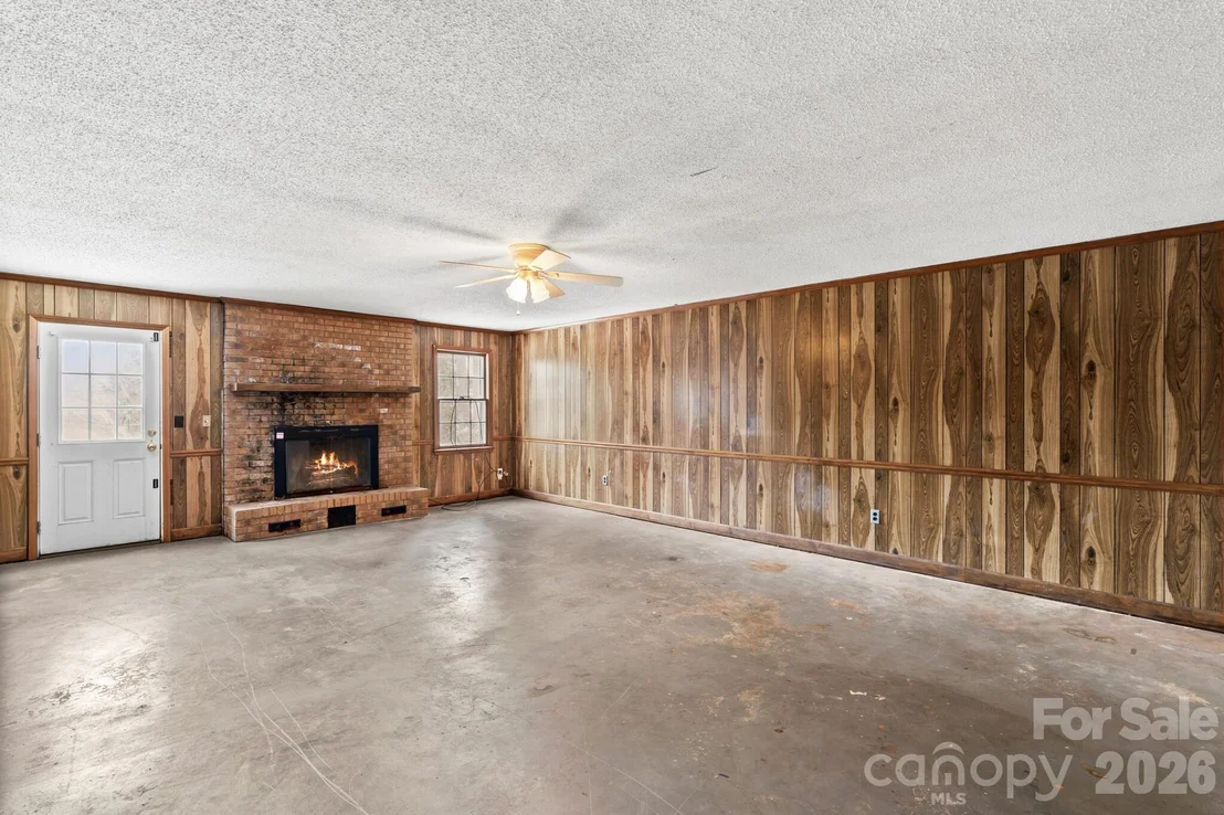 Photo of 535 Log Barn Road
